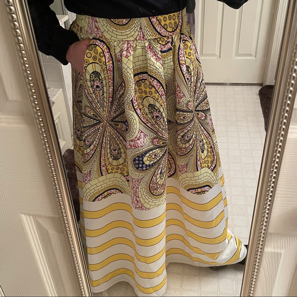 Yellow stripe and Paisley gorg. skirt w/ pockets!!